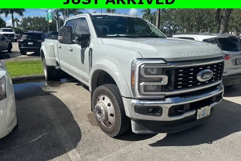 2025 Ford F-450 photo 1