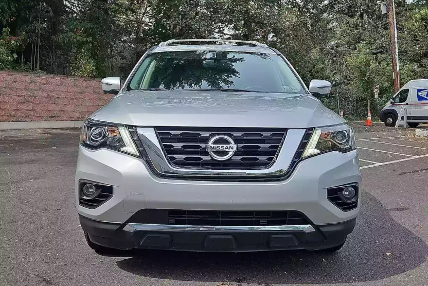 2018 Nissan Pathfinder Platinum photo 1