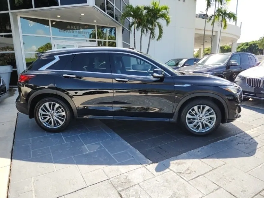 2025 Infiniti QX50 Luxe photo 1