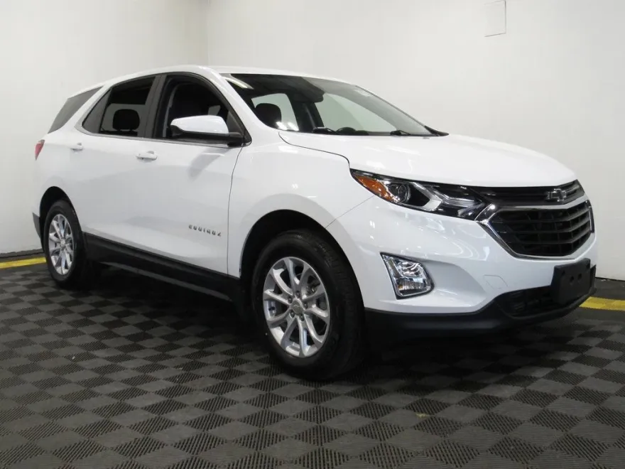 2021 Chevrolet Equinox LT photo 1