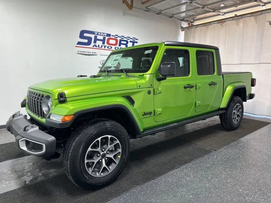 2025 Jeep Gladiator Sport S photo 1