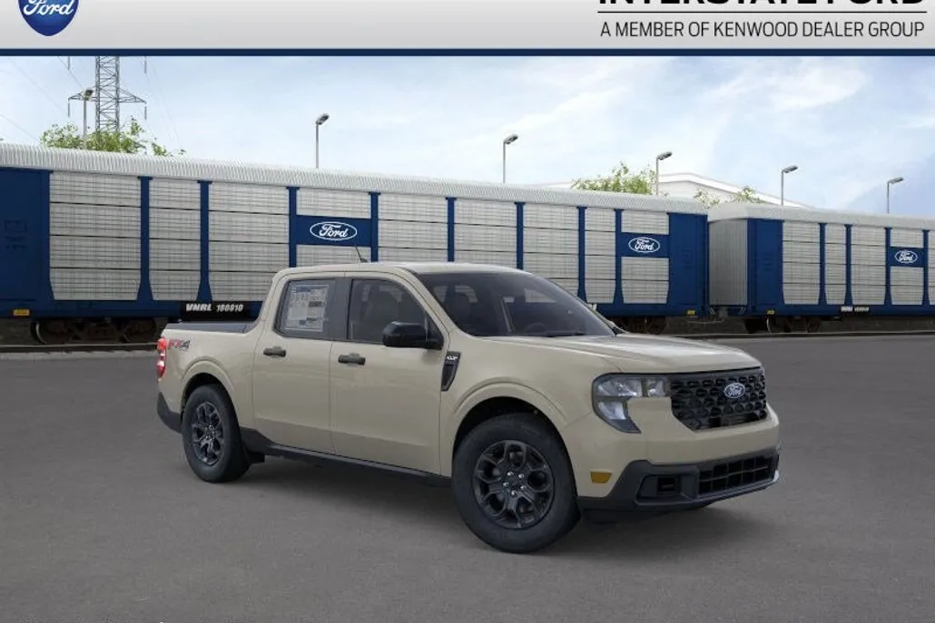 2025 Ford Maverick XLT photo 1