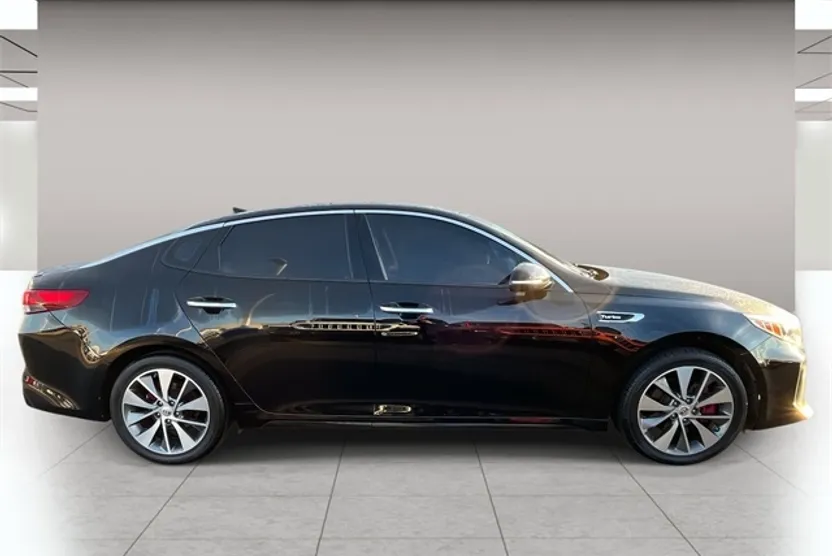 2017 Kia Optima SX photo 1
