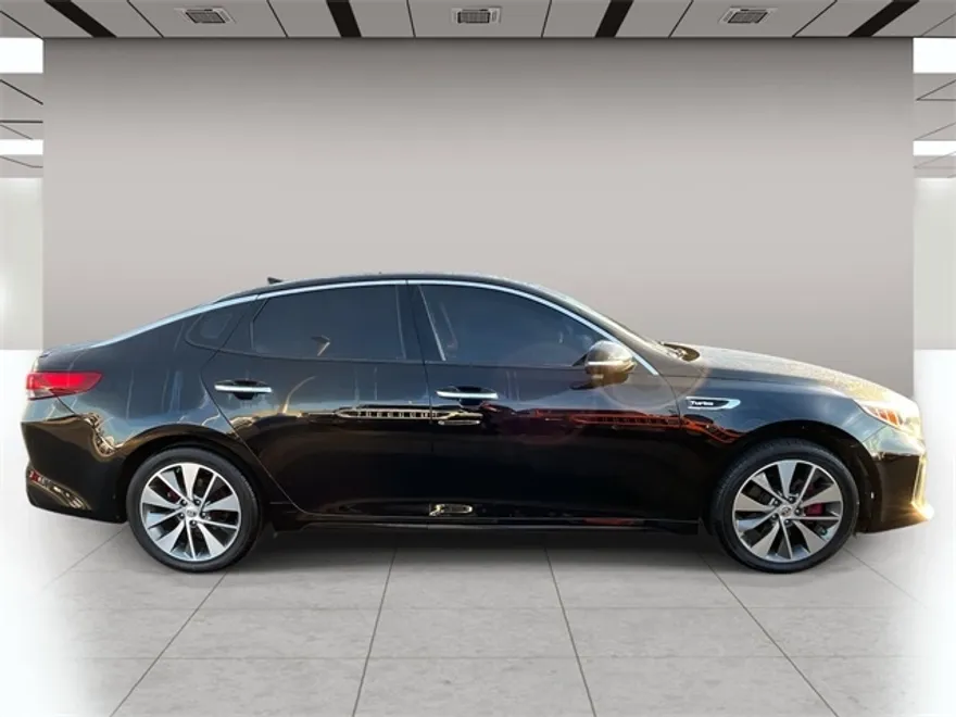 2017 Kia Optima SX photo 1