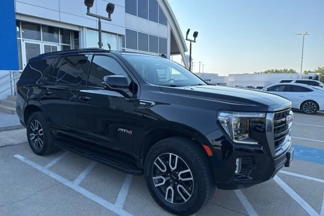 2024 Gmc Yukon AT4 photo 1