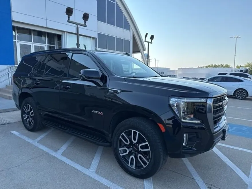 2024 Gmc Yukon AT4 photo 1