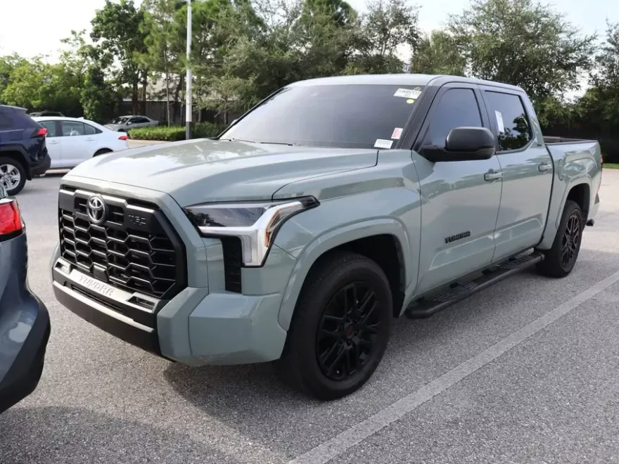 2024 Toyota Tundra SR5 photo 1