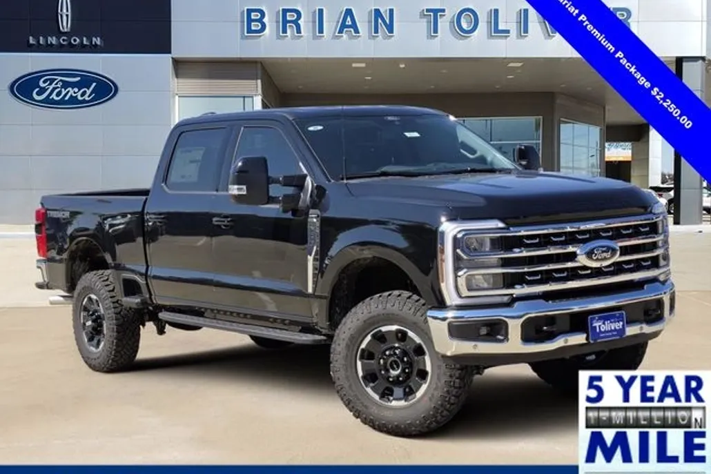 2026 Ford F-250 Lariat photo 1