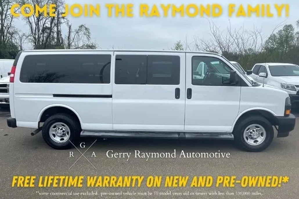 2022 Chevrolet Express 3500 LS Passenger Van photo 1