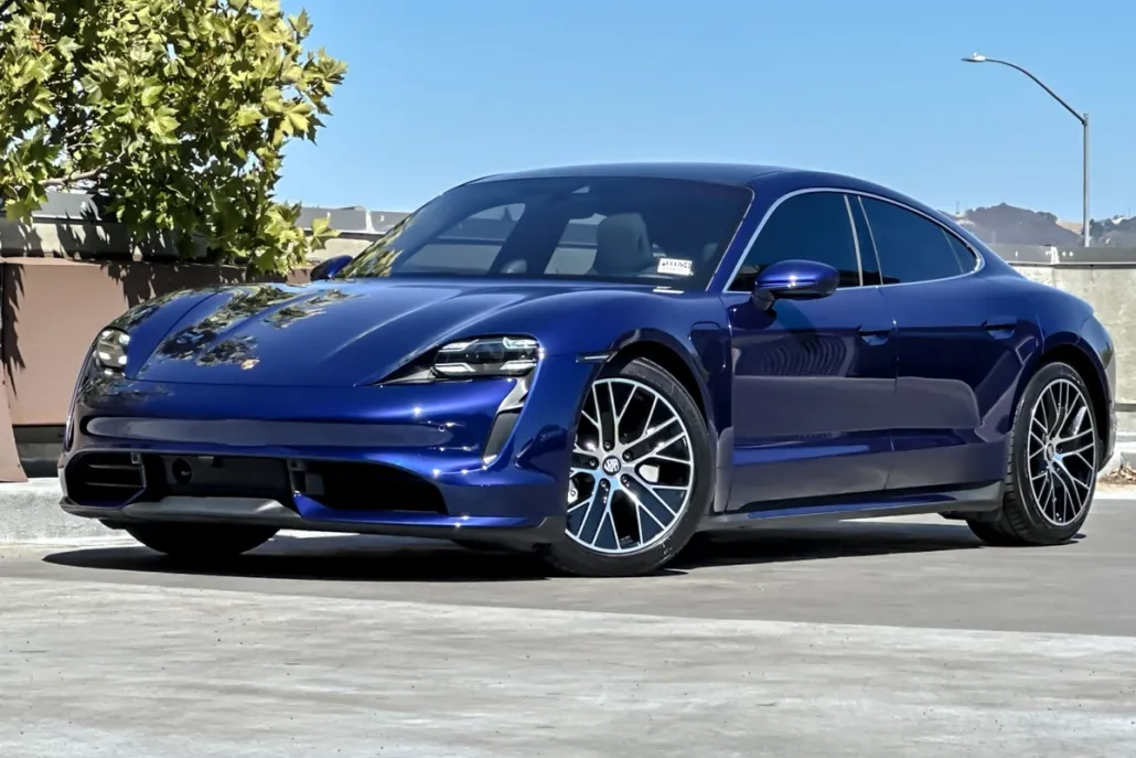 2021 Porsche Taycan Turbo photo 1