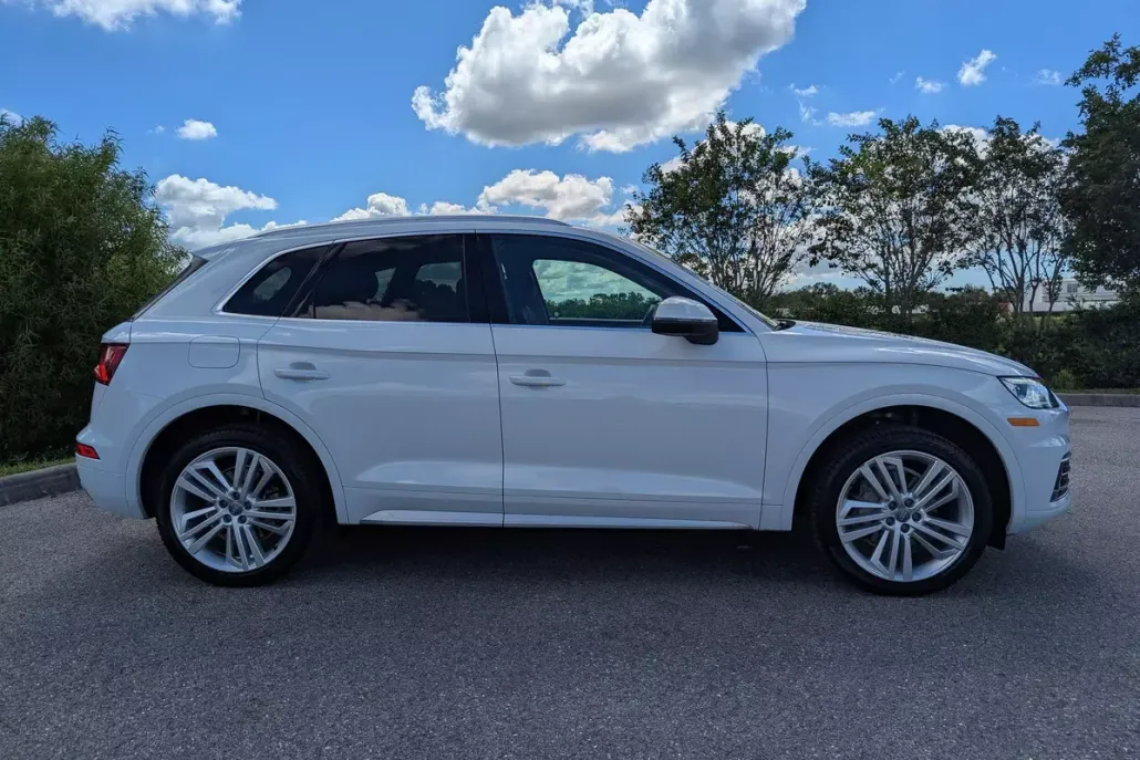 2019 Audi Q5 Premium Plus photo 1