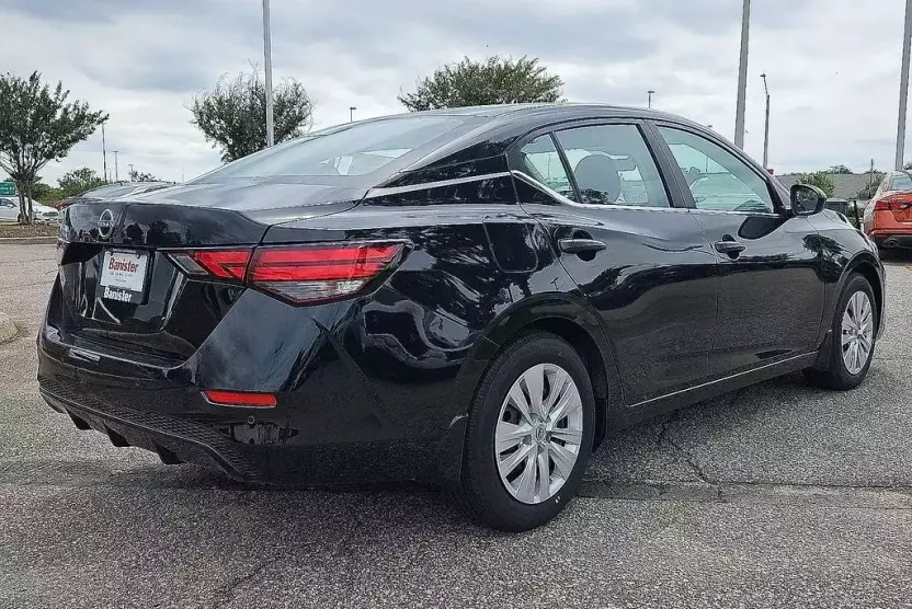 2025 Nissan Sentra S photo 1