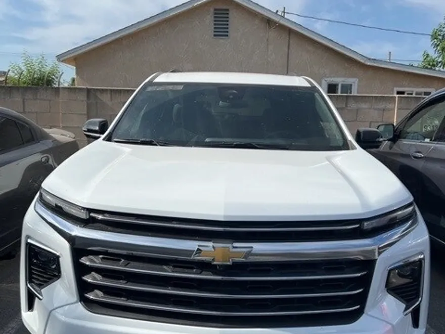 2024 Chevrolet Traverse photo 1
