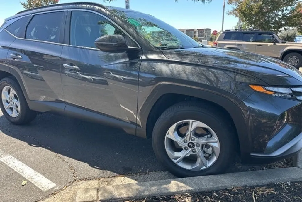 2022 Hyundai Tucson SEL photo 1