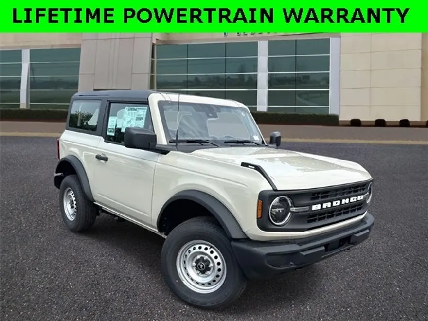 2025 Ford Bronco Base photo 1