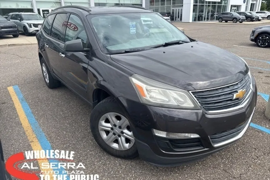 2013 Chevrolet Traverse LS photo 1