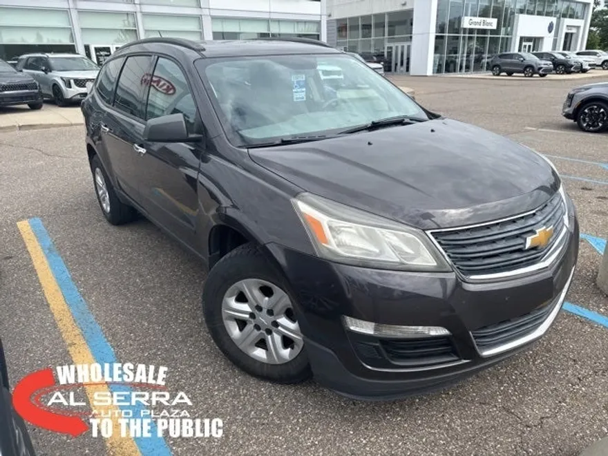 2013 Chevrolet Traverse LS photo 1