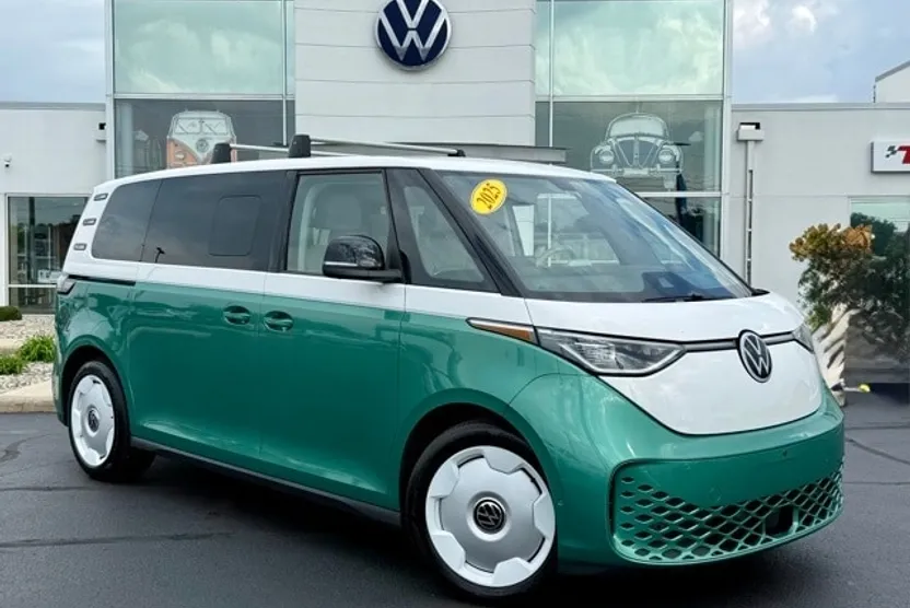 2025 Volkswagen ID. Buzz photo 1