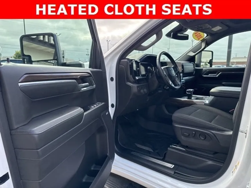 2024 Chevrolet Silverado 1500 RST photo 1