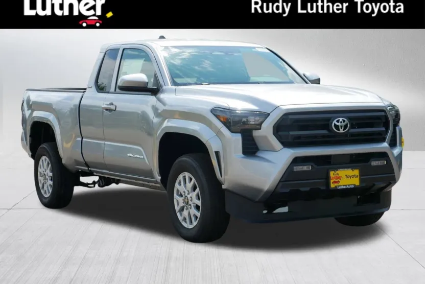 2025 Toyota Tacoma SR5 XtraCab photo 1
