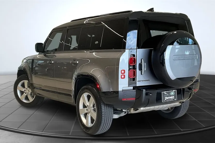 2024 Land Rover Defender 110 X-Dynamic SE photo 1