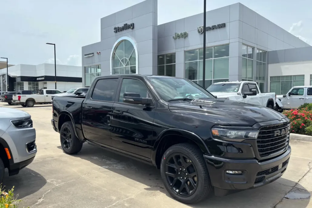 2025 Ram 1500 Laramie photo 1