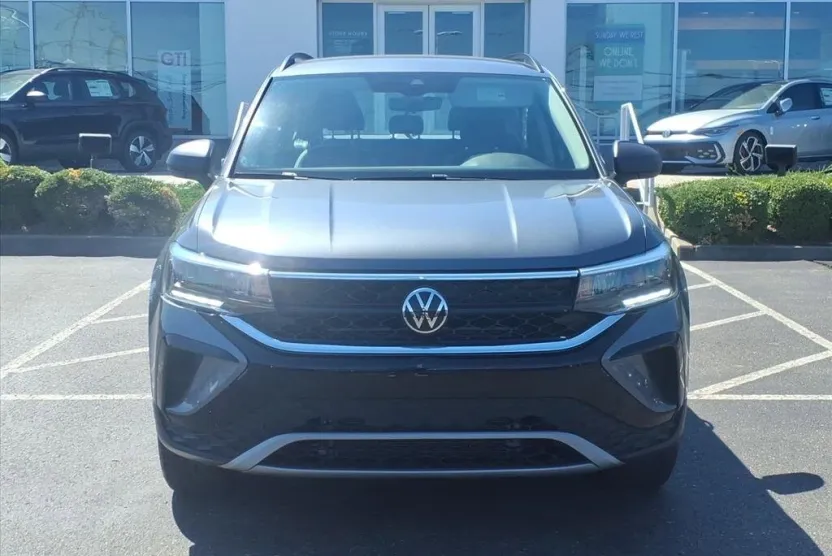 2024 Volkswagen Taos S photo 1