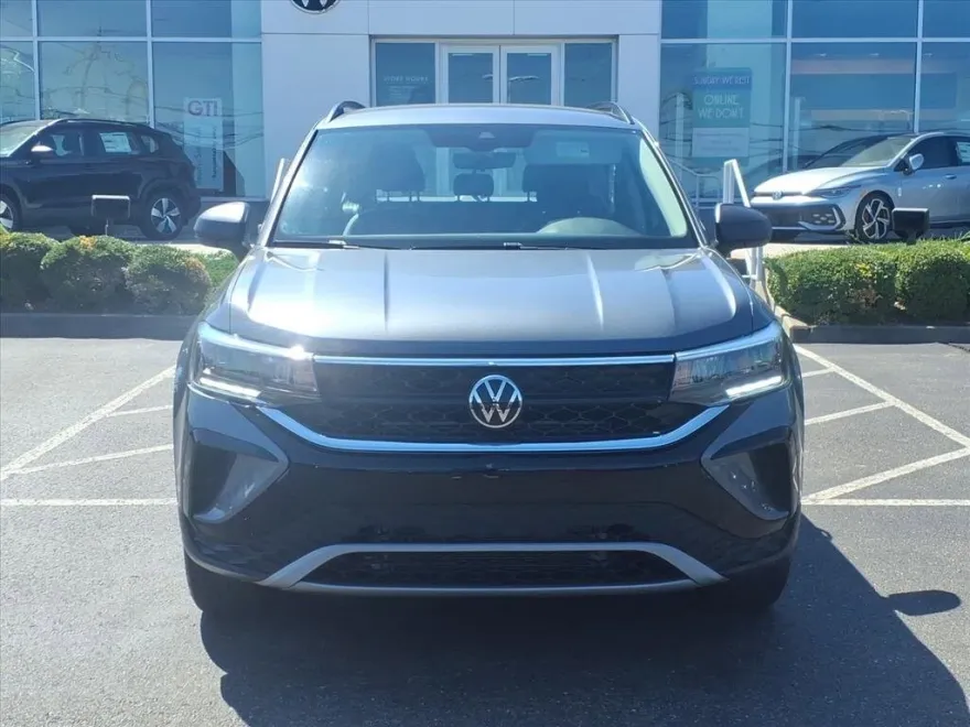 2024 Volkswagen Taos S photo 1