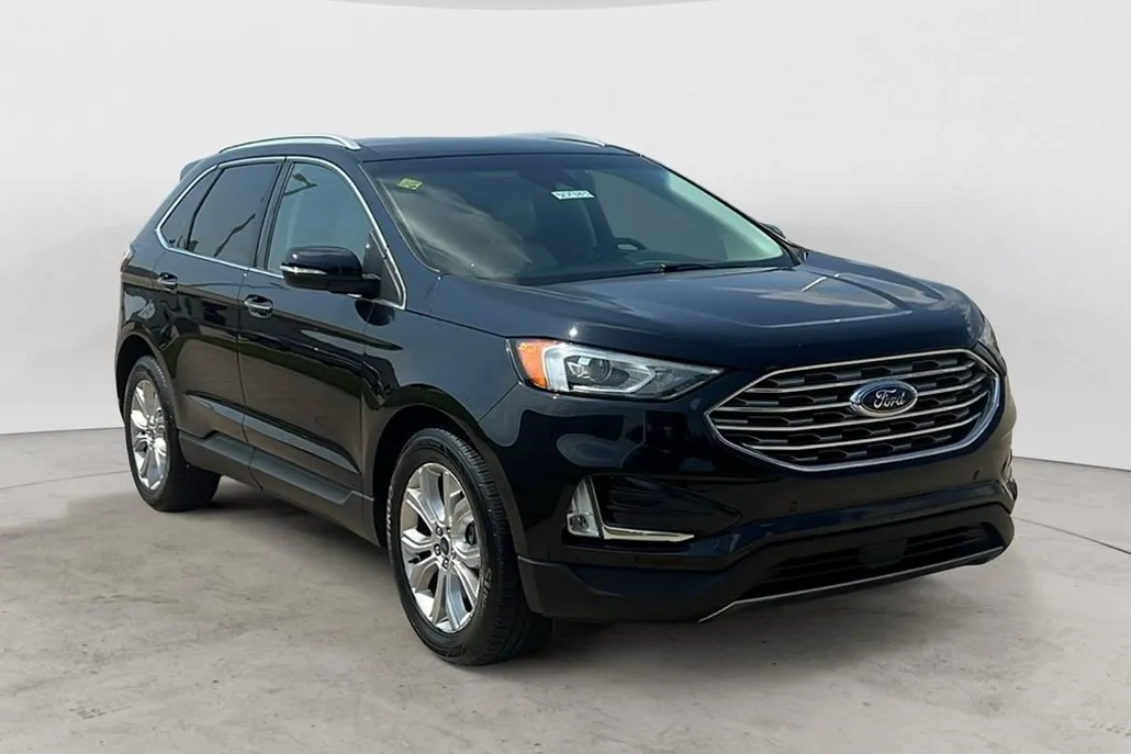 2020 Ford Edge Titanium photo 1