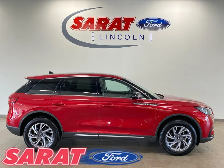 2023 Lincoln Corsair Standard photo 1