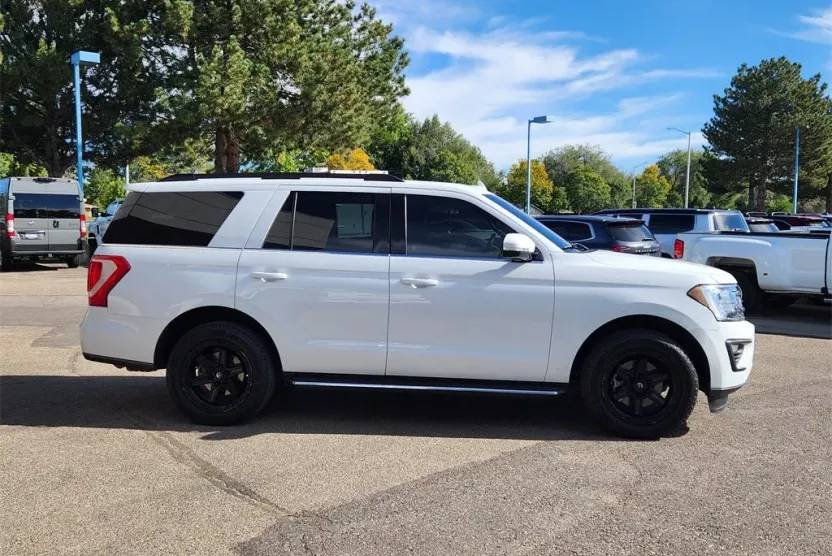 2021 Ford Expedition XLT photo 1