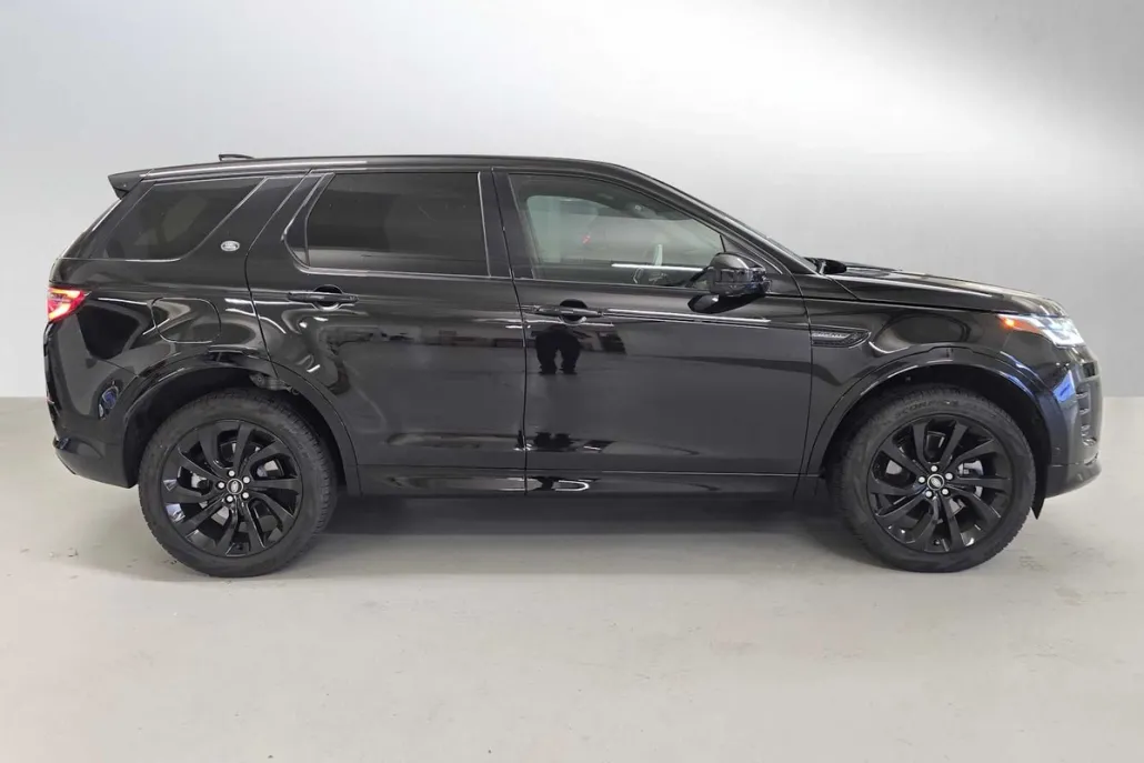 2025 Land Rover Discovery Sport Dynamic SE photo 1