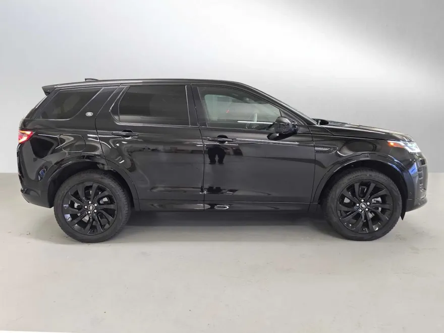 2025 Land Rover Discovery Sport Dynamic SE photo 1