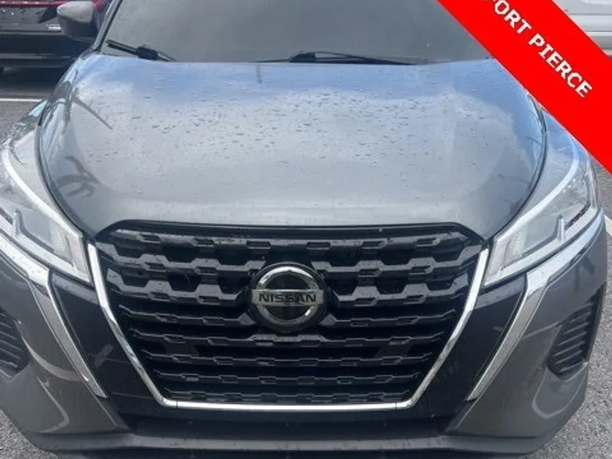 2021 Nissan Kicks S photo 1