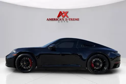 2024 Porsche 911 GTS photo 2