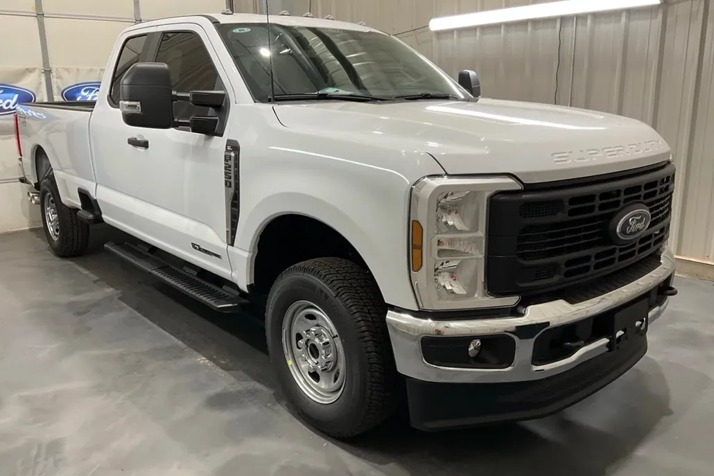 2025 Ford F-250 photo 1