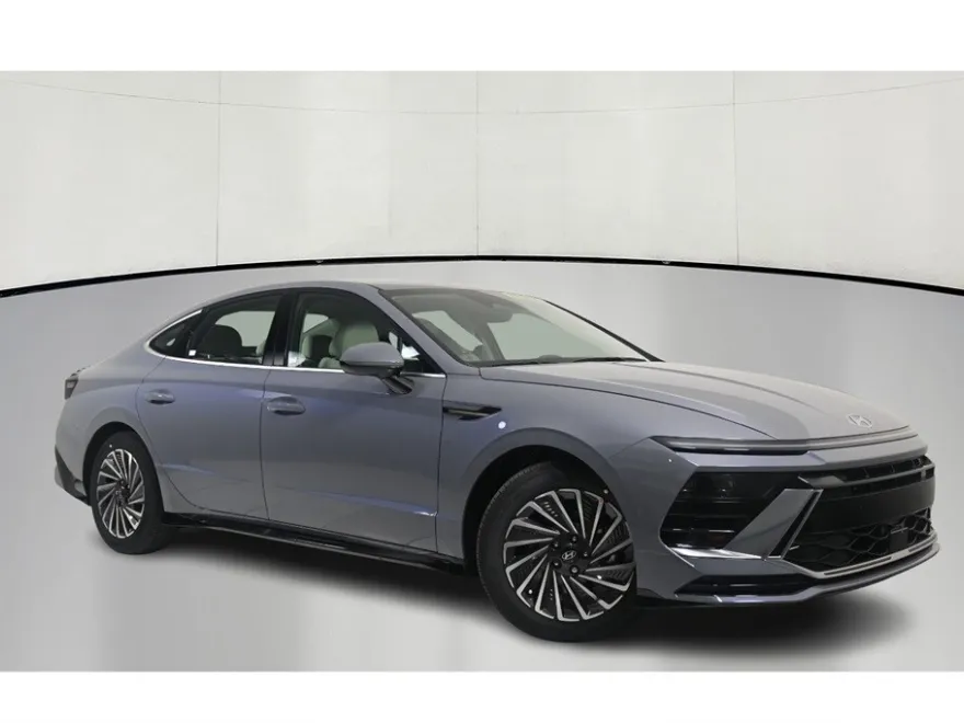 2025 Hyundai Sonata Hybrid SEL photo 1