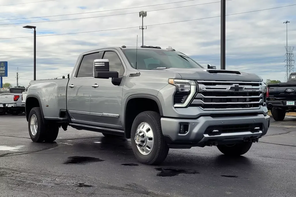 2024 Chevrolet Silverado 3500HD High Country photo 1