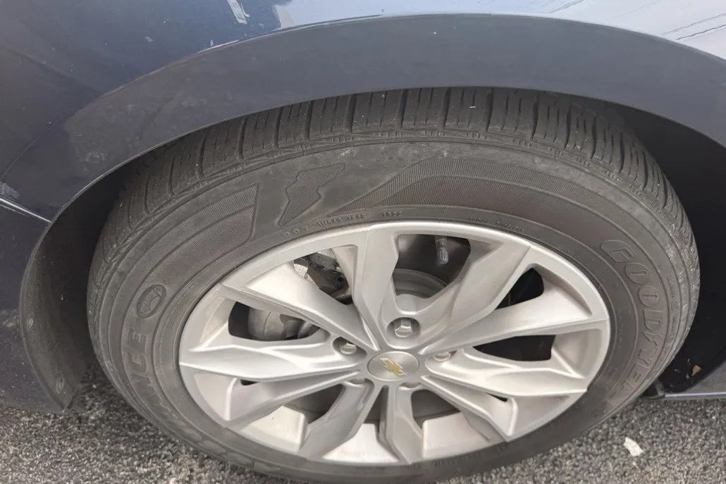 2022 Chevrolet Malibu 1LT photo 1