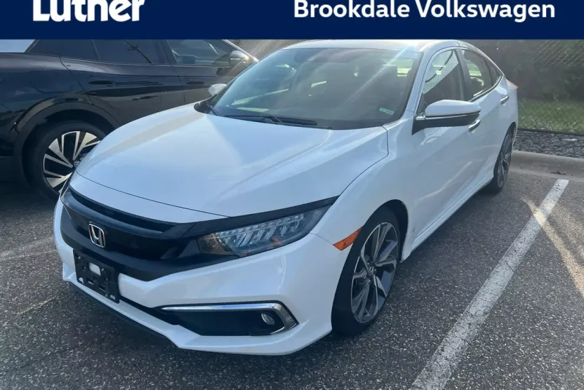 2019 Honda Civic Touring photo 1
