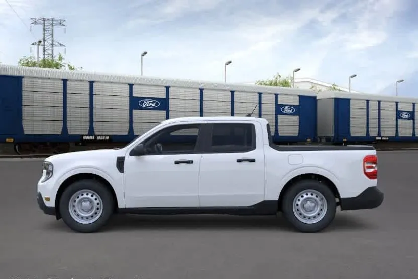 2025 Ford Maverick XL photo 1