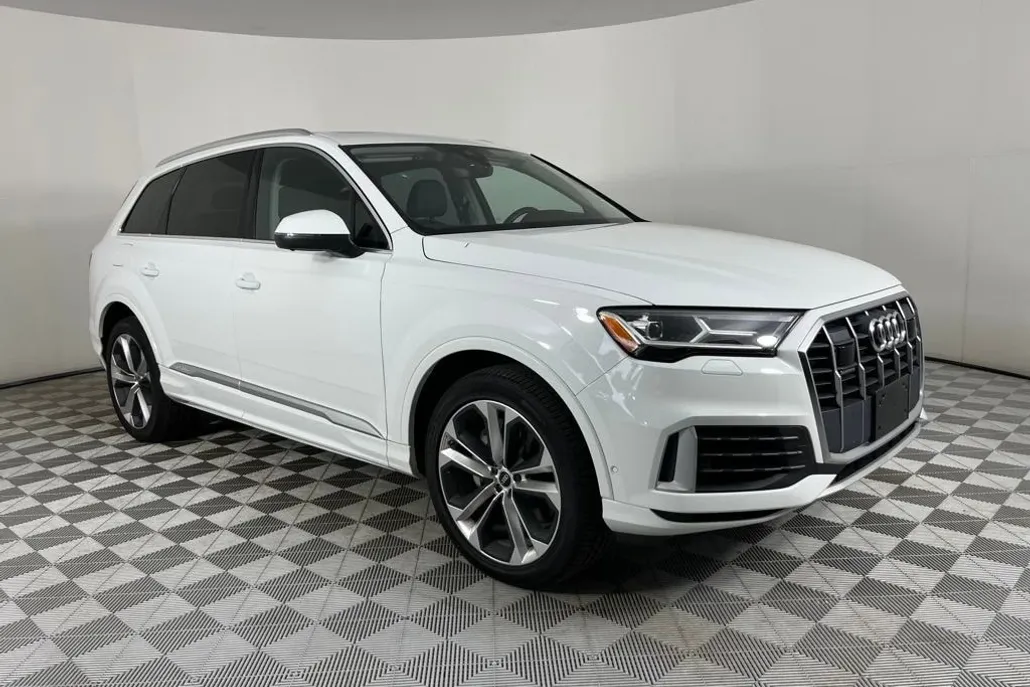 2022 Audi Q7 55 Premium Plus photo 1