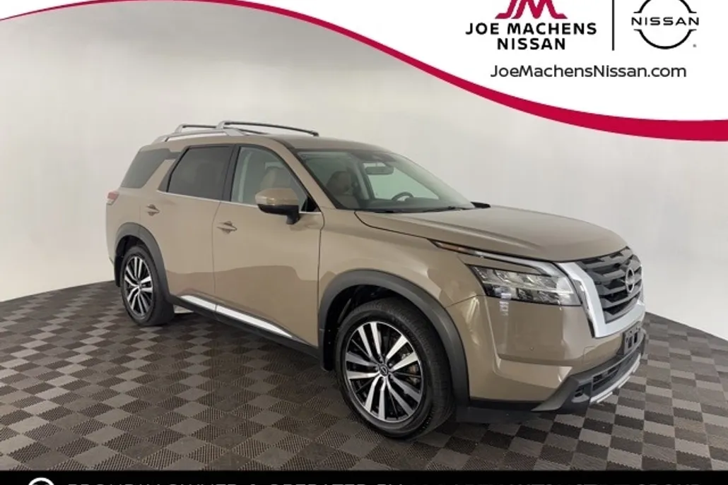 2023 Nissan Pathfinder Platinum photo 1