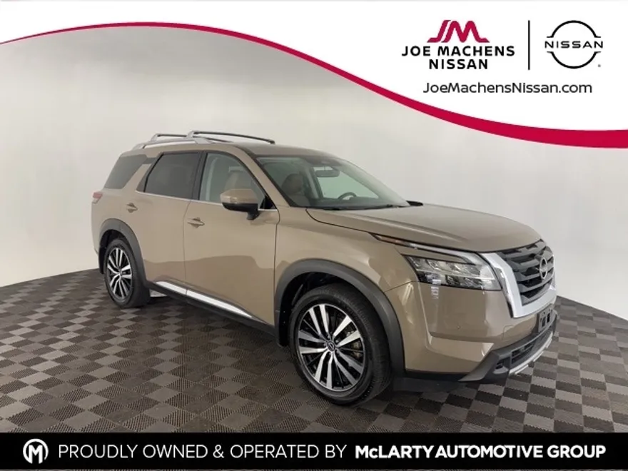 2023 Nissan Pathfinder Platinum photo 1