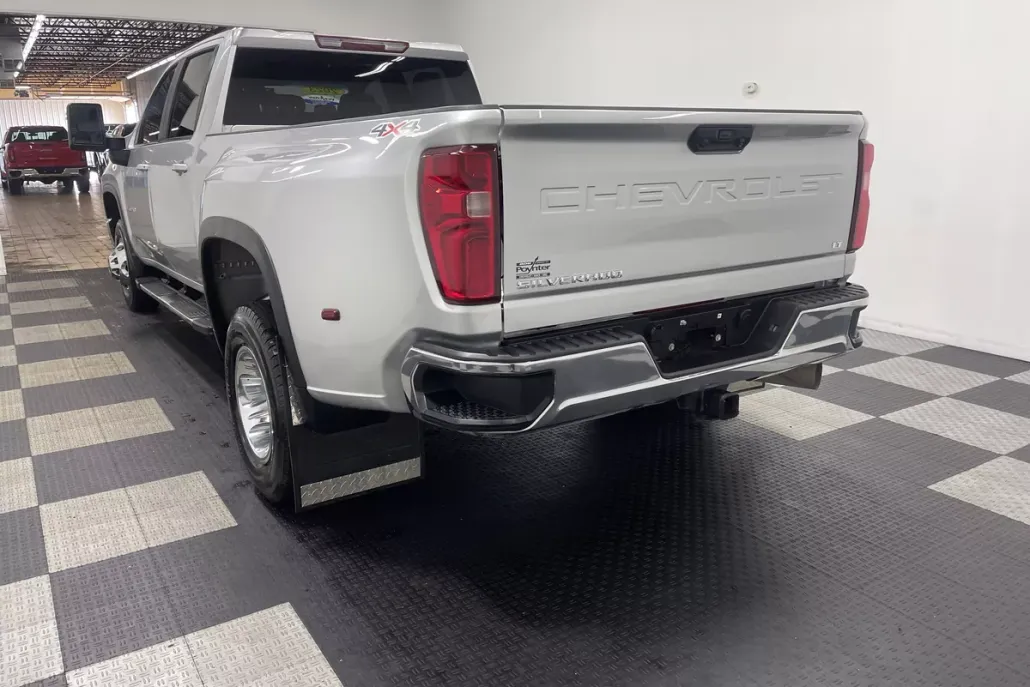 2023 Chevrolet Silverado 3500HD LT photo 1