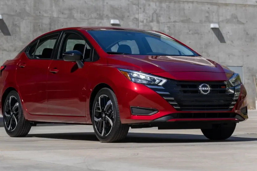 2025 Nissan Versa 1.6 S photo 1