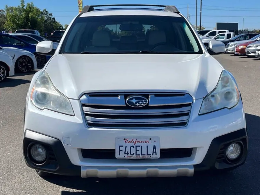 2014 Subaru Outback 2.5i Limited photo 1