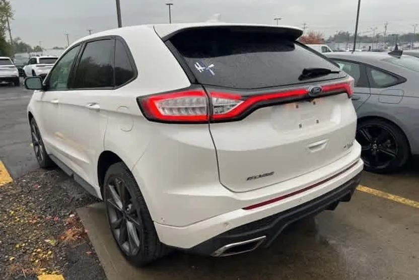 2018 Ford Edge Sport photo 1