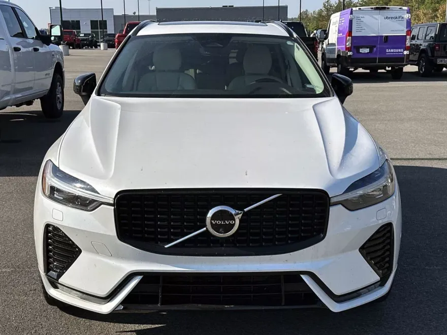 2024 Volvo XC60 B5 Plus photo 1