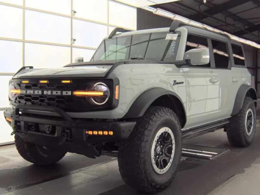 2023 Ford Bronco Outer Banks photo 1